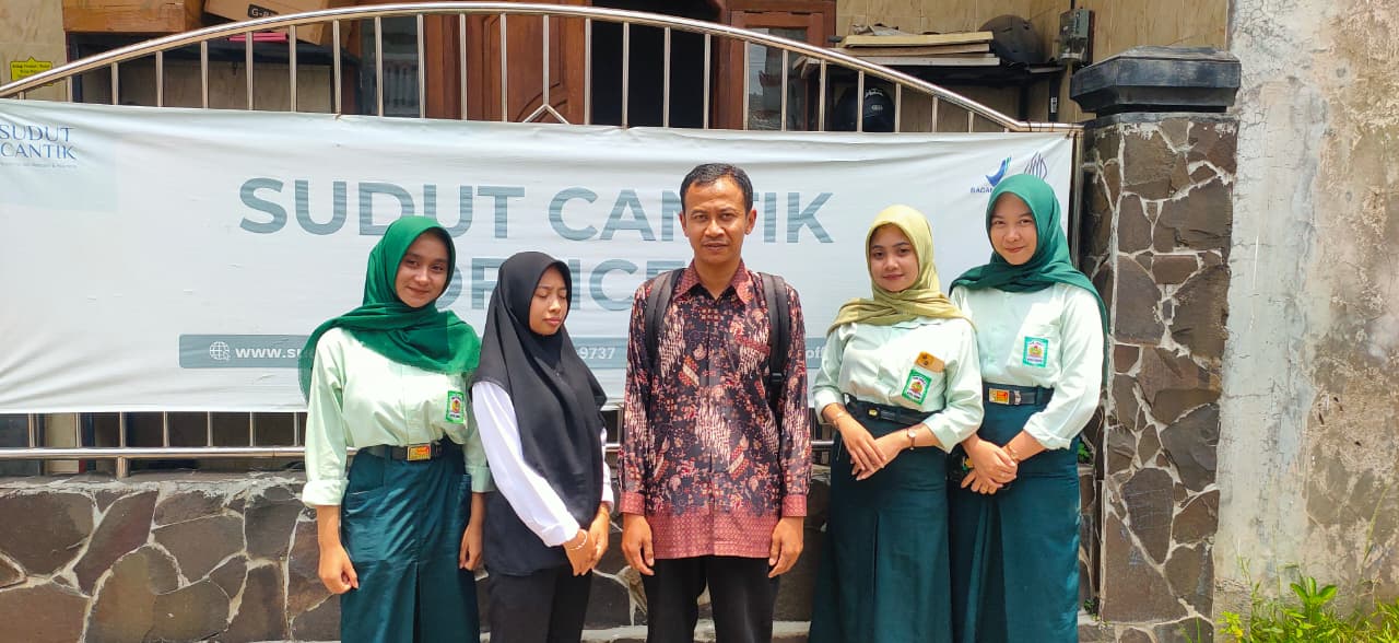 Kelas Khusus (Sekolah sambil Bekerja)