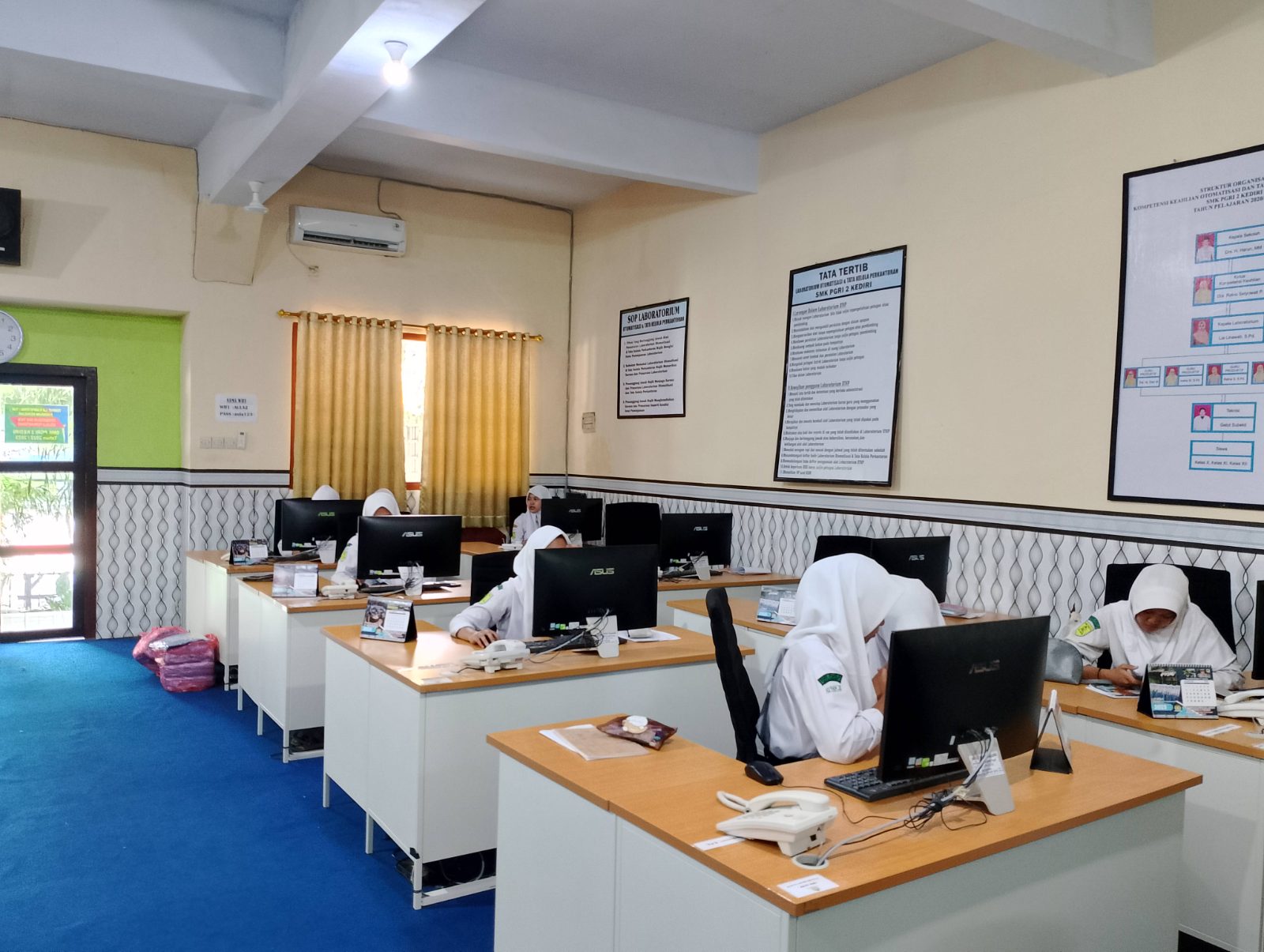 Manajemen Perkantoran & Layanan Bisnis